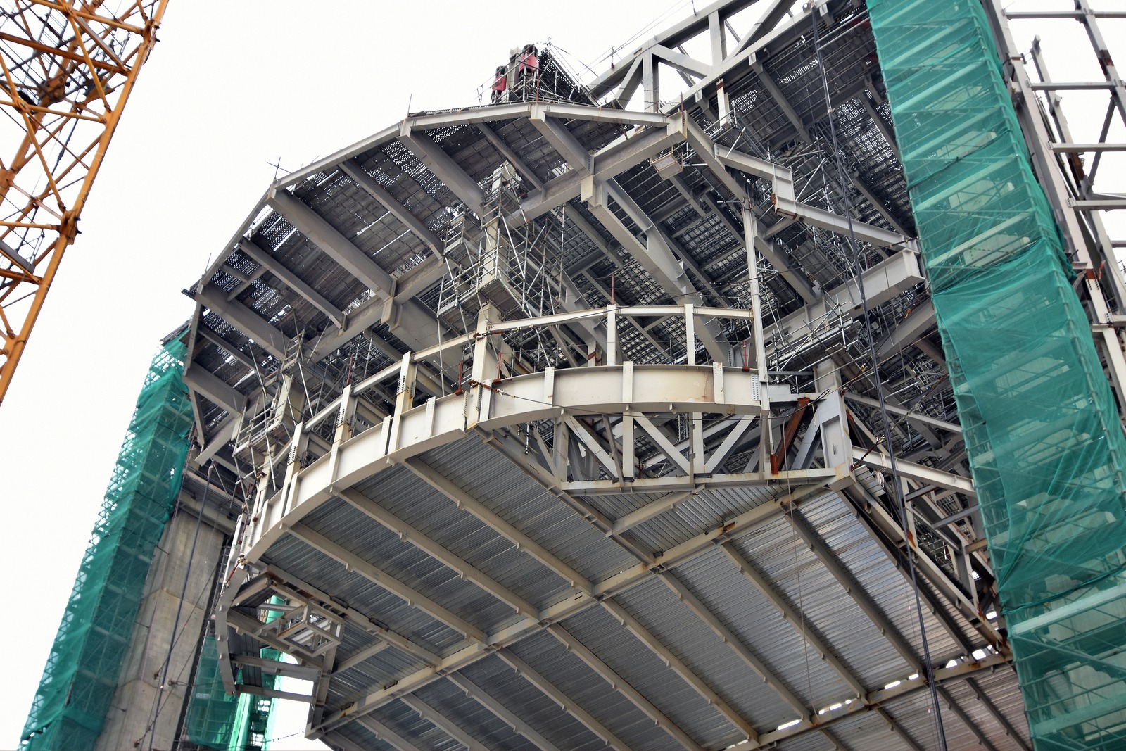 Xiqu Centre's theatre structure lifted to the top of building